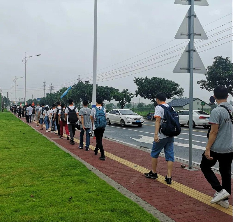 帝奥斯30公里徒步