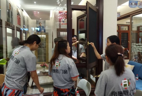 帝奥斯门窗
