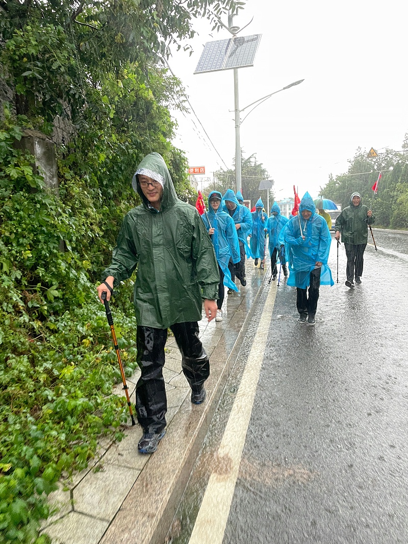 青岛中新华美总经理王东亲自带队