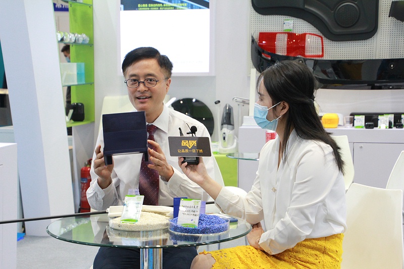 王总接受中央电视台《品质》栏目组采访