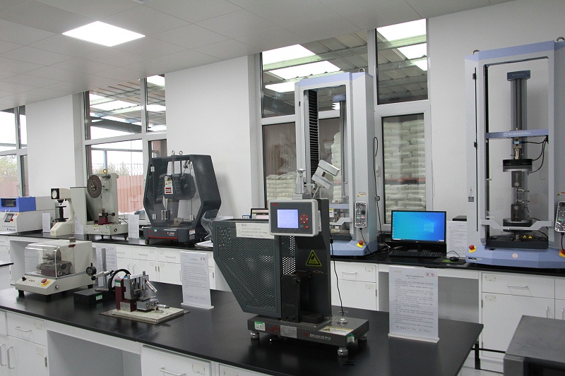 青岛中新华美塑料有限公司研发测试室