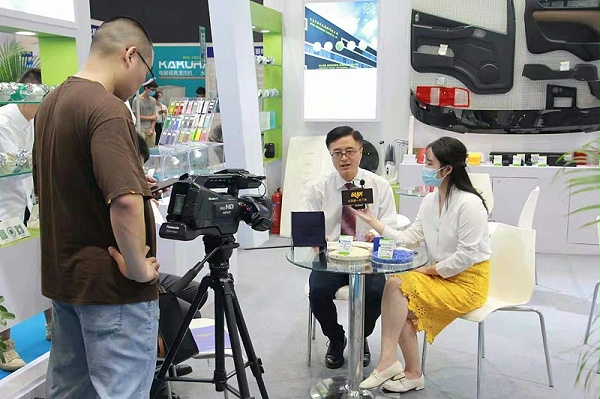 王总接受中央电视台《品质》栏目组采访