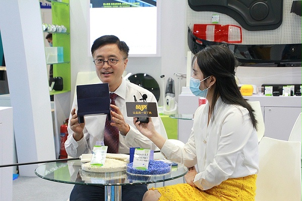 王总接受中央电视台《品质》栏目组采访