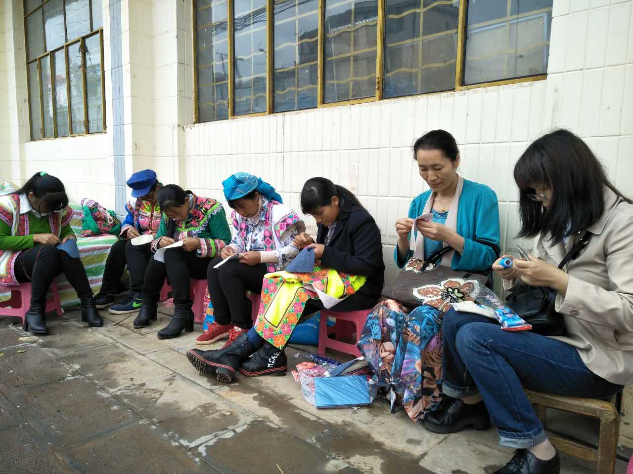 文化扶贫” 昆明难看工艺礼品厂助力扶贫攻坚工程4 文化扶贫” 昆明难看工艺礼品厂助力扶贫攻坚工程4