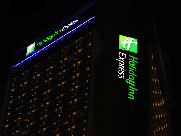 幕墙发光字工程案例