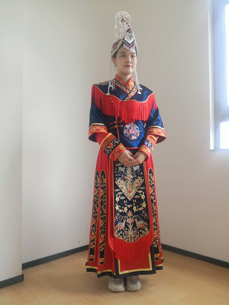 畲族婚礼服 (11)