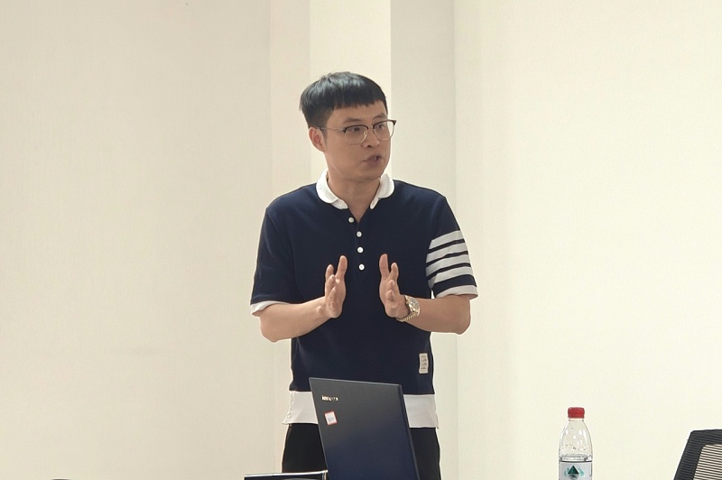 彭山葡萄种植户参观爱隆科技有机微量元素生产基地