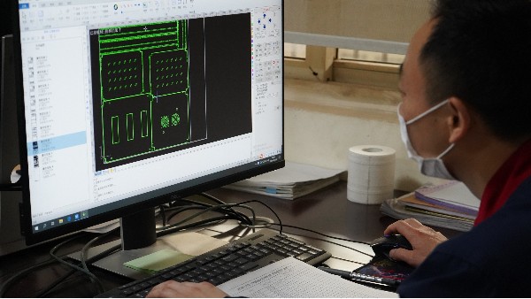 如何学习弱电系统设计——欣荣泰工人施工现场