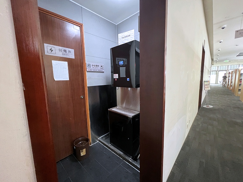 直饮水机租赁安装图 直饮水机租赁安装图