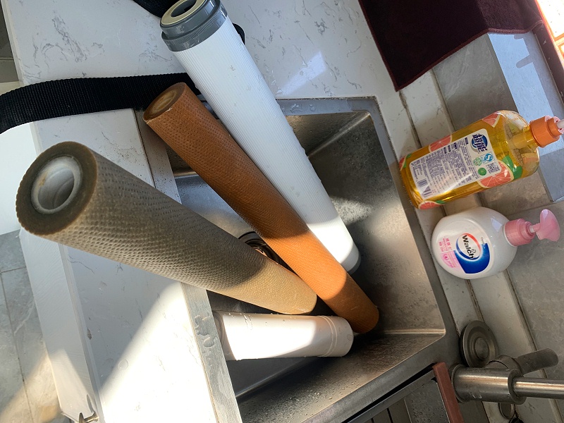 定期更换直饮水机滤芯 定期更换直饮水机滤芯