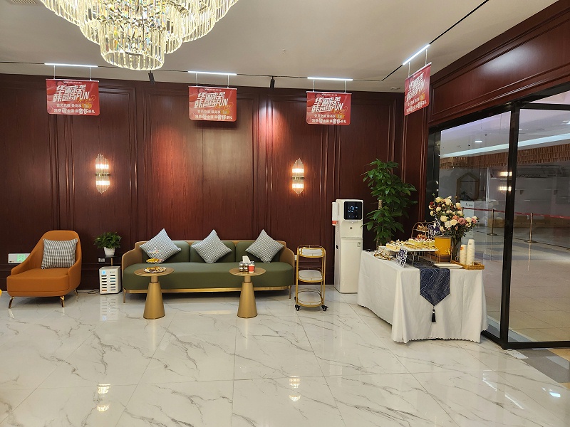 诊所一楼大厅直饮水机 诊所一楼大厅直饮水机