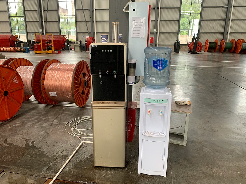 1楼生产区直饮水机 1楼生产区直饮水机