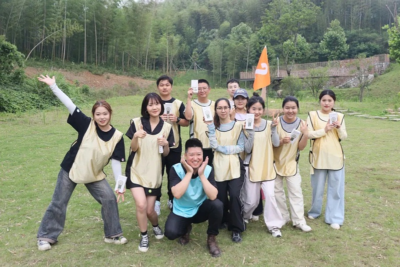 81507c9bc6f317078a7f1b33f437f500-sz_10349840