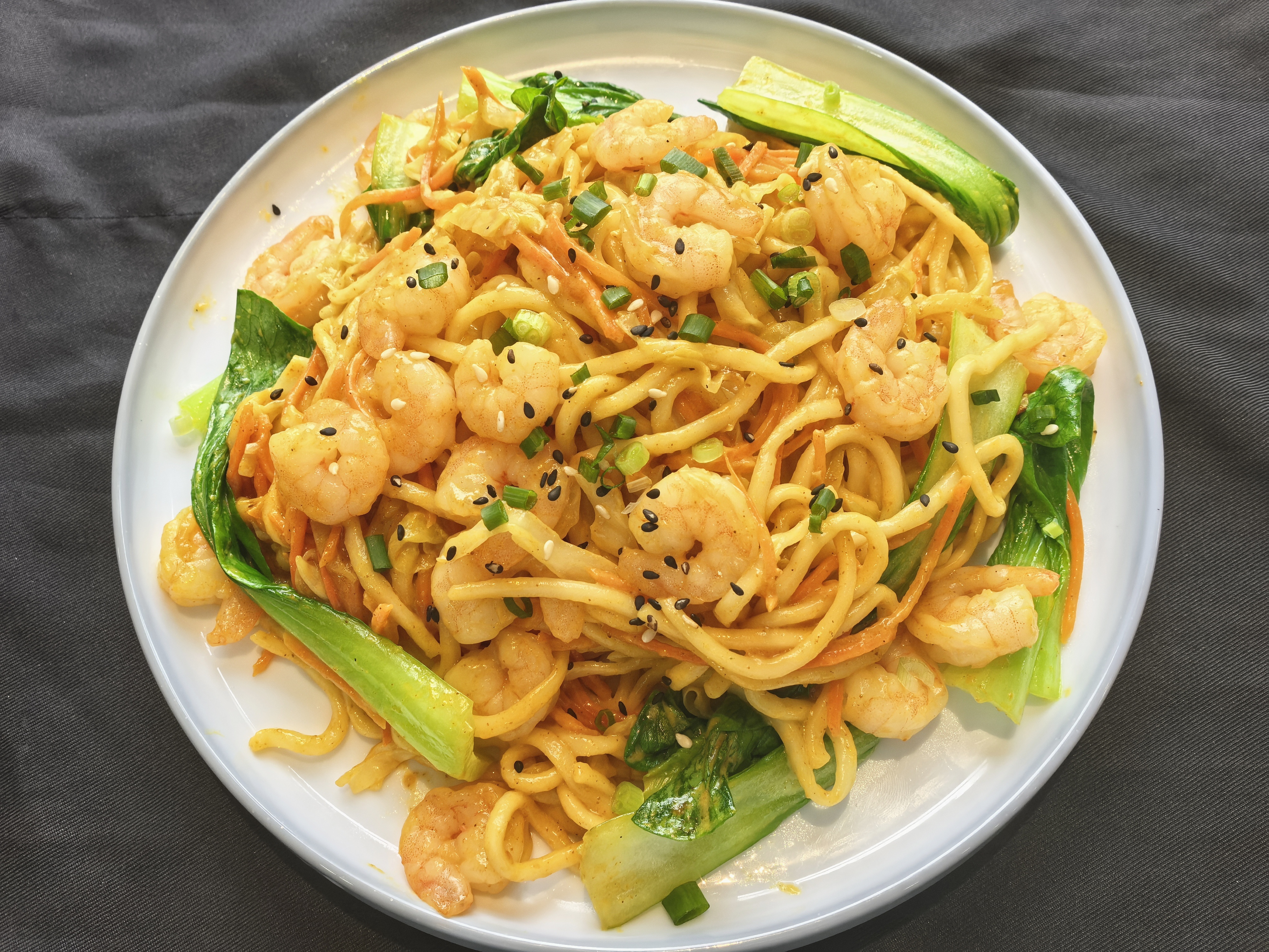 咖喱虾仁炒面 咖喱虾仁炒面