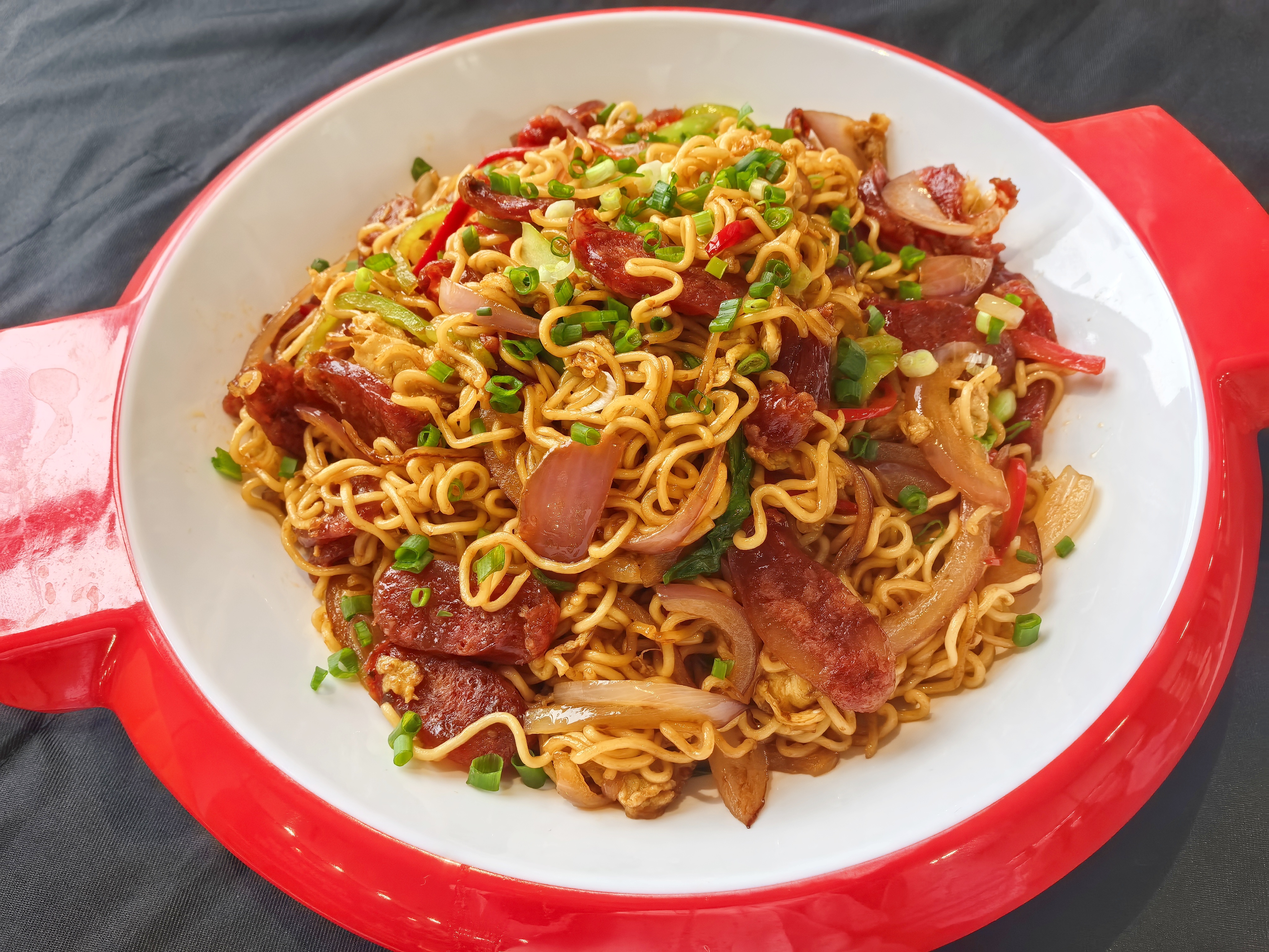 孜然腊肠炒面 孜然腊肠炒面