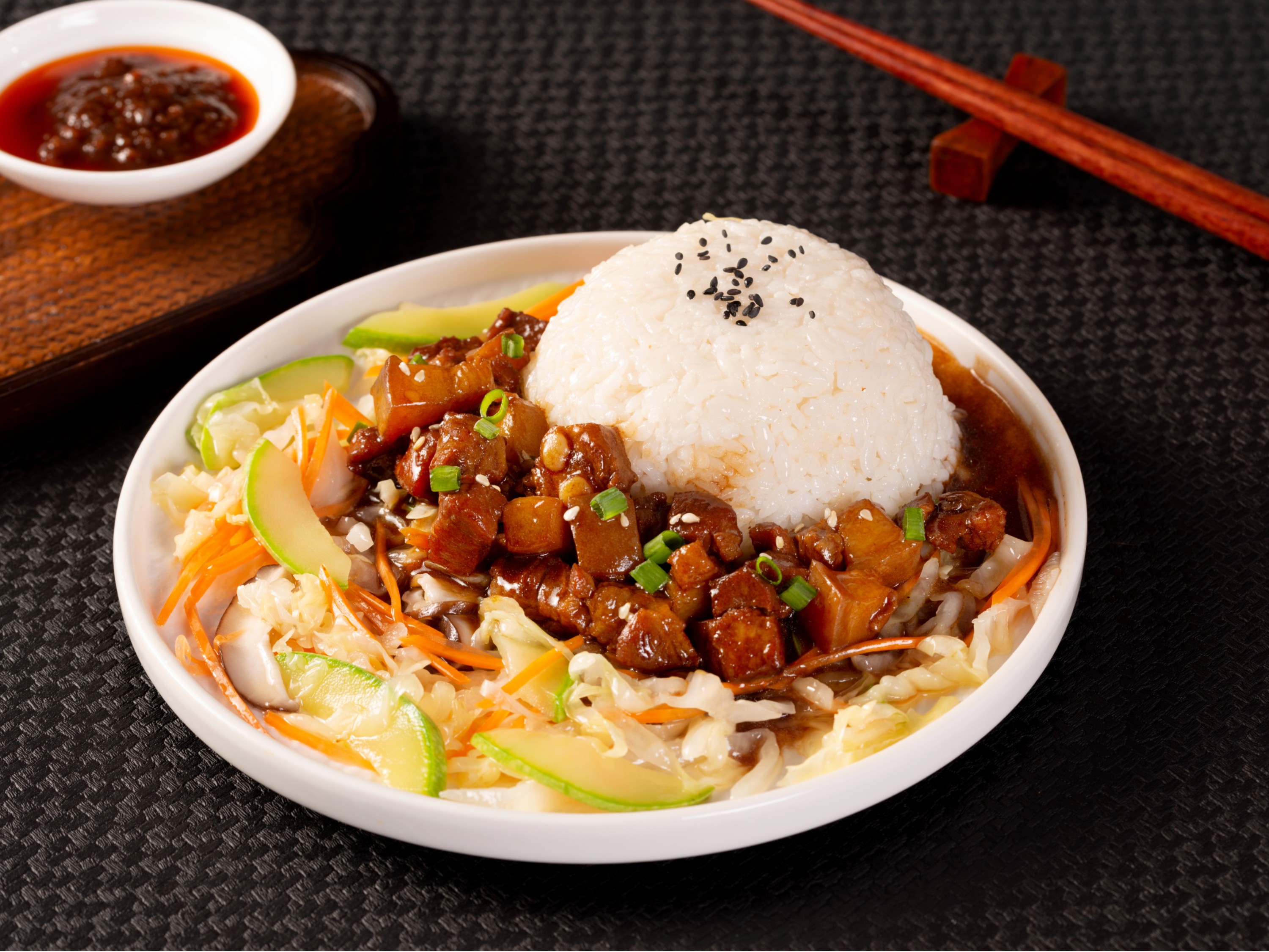 麻辣卤肉饭 麻辣卤肉饭